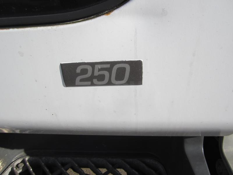 Renault Premium 250 - Tartályos teherautó: 3 kép. Renault Premium 250 - Tartályos teherautó: 3 kép.