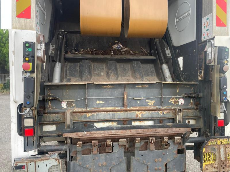 Renault Premium 310 DXI - Szemetesautó: 3 kép. Renault Premium 310 DXI - Szemetesautó: 3 kép.