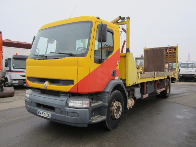 Renault Premium - Autószállító teherautó: 1 kép. Renault Premium - Autószállító teherautó: 1 kép.