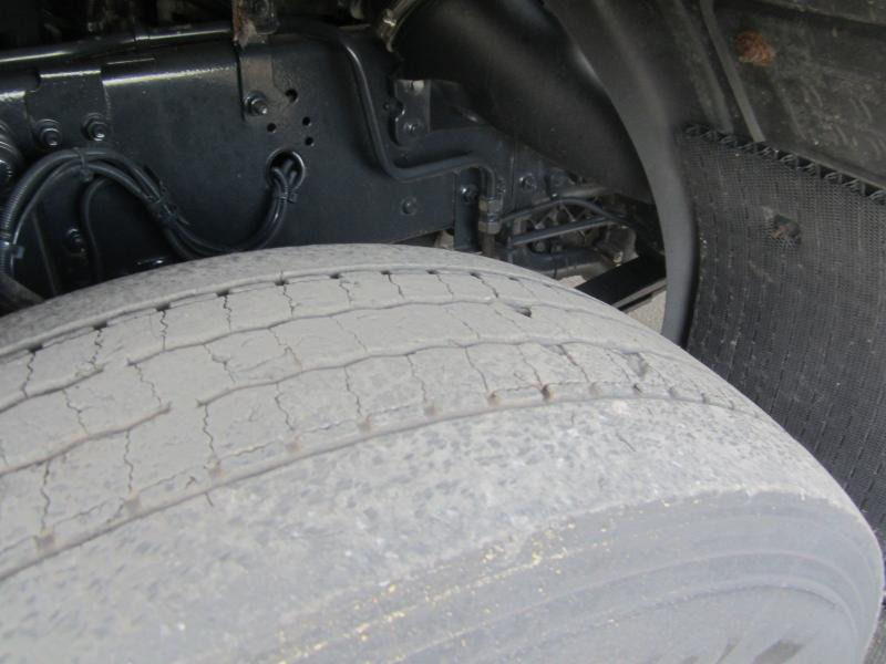 Renault Premium Lander 410 DXI - Horgos rakodó teherautó: 2 kép. Renault Premium Lander 410 DXI - Horgos rakodó teherautó: 2 kép.