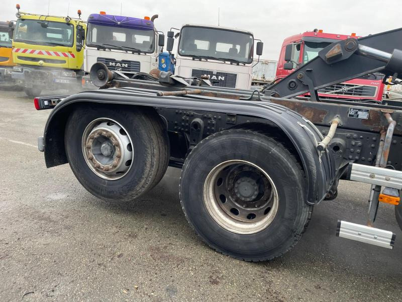 Renault Premium Lander 430 DXI - Horgos rakodó teherautó: 4 kép. Renault Premium Lander 430 DXI - Horgos rakodó teherautó: 4 kép.