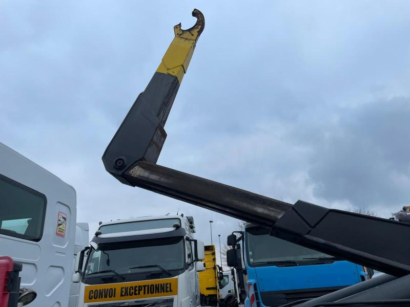 Renault Premium Lander 430 DXI - Horgos rakodó teherautó: 5 kép. Renault Premium Lander 430 DXI - Horgos rakodó teherautó: 5 kép.
