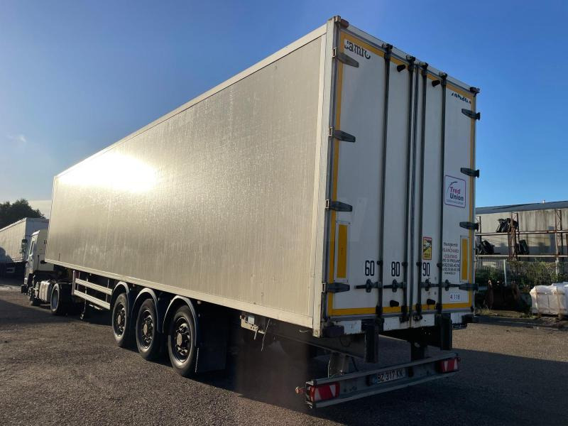 Samro - Félpótkocsi dobozos: 2 kép. Samro - Félpótkocsi dobozos: 2 kép.