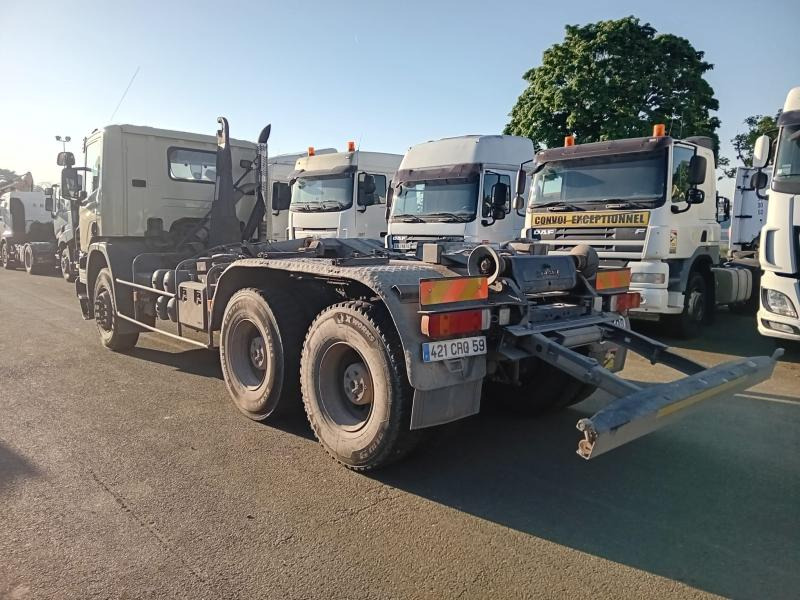 Scania P 380 - Horgos rakodó teherautó: 2 kép. Scania P 380 - Horgos rakodó teherautó: 2 kép.