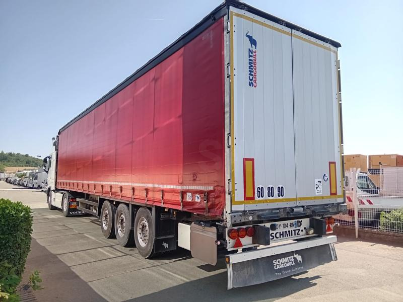 Schmitz Cargobull - Ponyvás félpótkocsi: 2 kép. Schmitz Cargobull - Ponyvás félpótkocsi: 2 kép.
