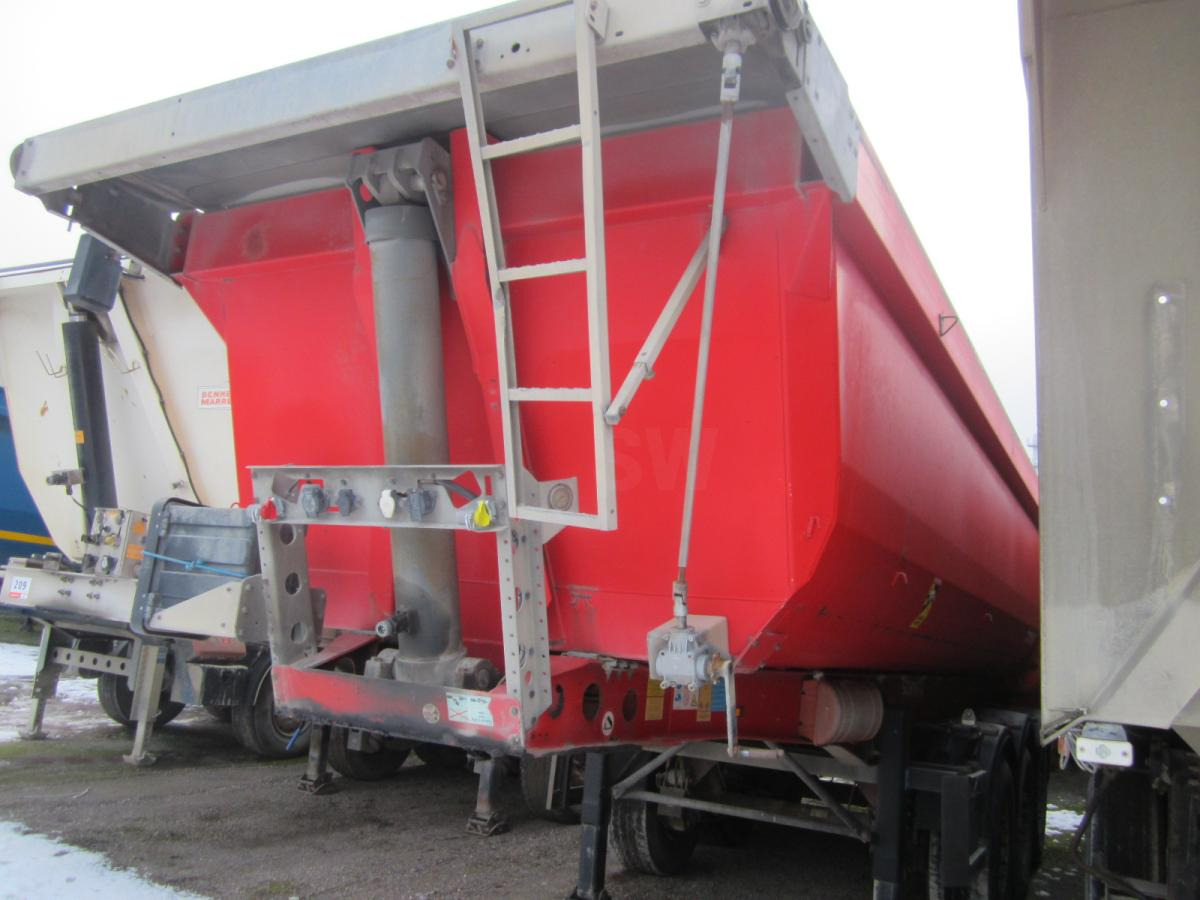 Schmitz Cargobull SKI 24 - Félpótkocsi billenőplatós: 2 kép. Schmitz Cargobull SKI 24 - Félpótkocsi billenőplatós: 2 kép.