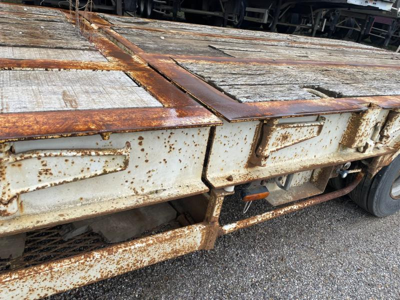 Verem - Félpótkocsi mélybölcsős: 4 kép. Verem - Félpótkocsi mélybölcsős: 4 kép.