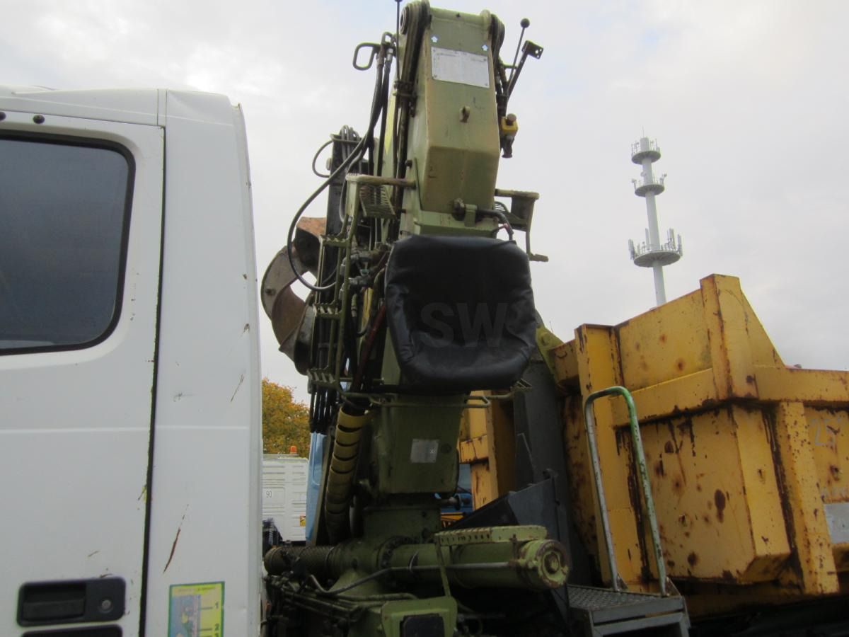 Horgos rakodó teherautó Volvo FH12: 7 kép.