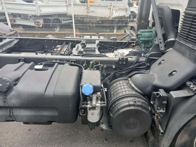 Alvaz teherautó Volvo FL 260: 8 kép.