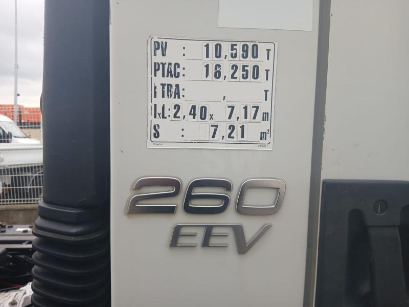 Alvaz teherautó Volvo FL 260: 11 kép.