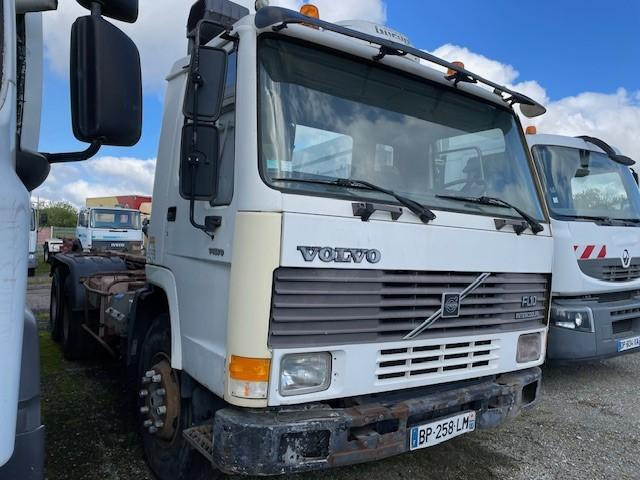 Volvo FL10 - Horgos rakodó teherautó: 2 kép. Volvo FL10 - Horgos rakodó teherautó: 2 kép.