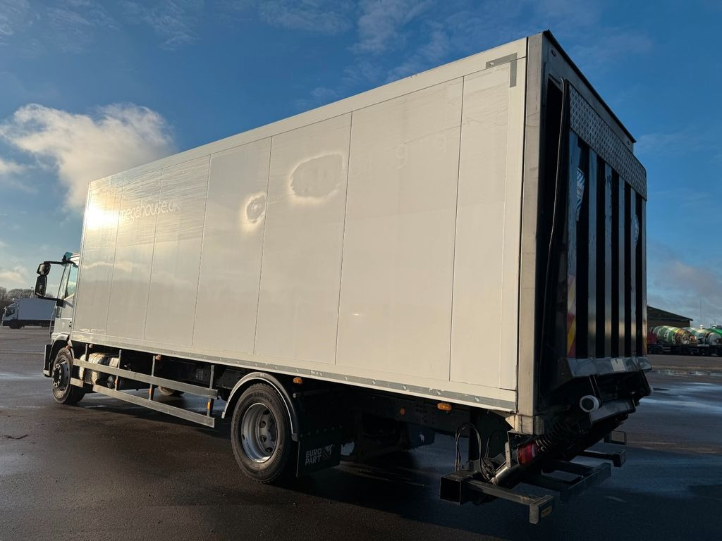 Iveco 180E32 Schmitz / Thermo King T-1200R Spectrum - Hűtős teherautó: 4 kép. Iveco 180E32 Schmitz / Thermo King T-1200R Spectrum - Hűtős teherautó: 4 kép.