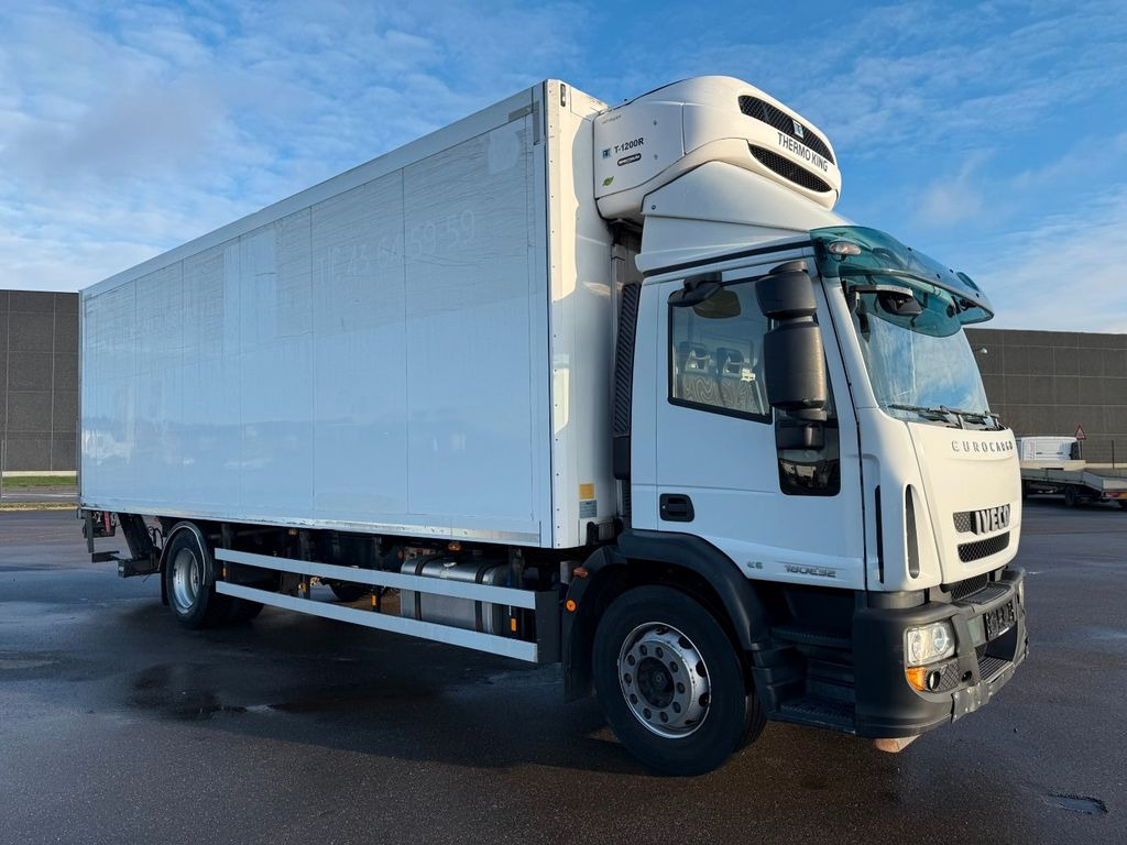 Iveco 180E32 Schmitz / Thermo King T-1200R Spectrum - Hűtős teherautó: 2 kép. Iveco 180E32 Schmitz / Thermo King T-1200R Spectrum - Hűtős teherautó: 2 kép.