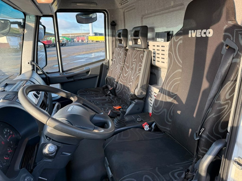 Iveco 180E32 Schmitz / Thermo King T-1200R Spectrum - Hűtős teherautó: 5 kép. Iveco 180E32 Schmitz / Thermo King T-1200R Spectrum - Hűtős teherautó: 5 kép.
