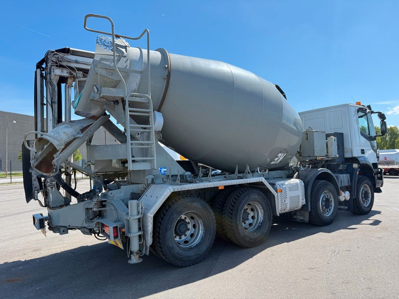 Iveco X-Way 400 8x4 Imer LT8XL Belt LT1601 - Betonmixer: 3 kép. Iveco X-Way 400 8x4 Imer LT8XL Belt LT1601 - Betonmixer: 3 kép.