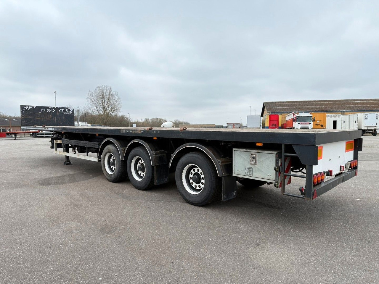Lag 3 axle 7 m. Extendable / Last Axle Steering - Platós félpótkocsi: 4 kép. Lag 3 axle 7 m. Extendable / Last Axle Steering - Platós félpótkocsi: 4 kép.