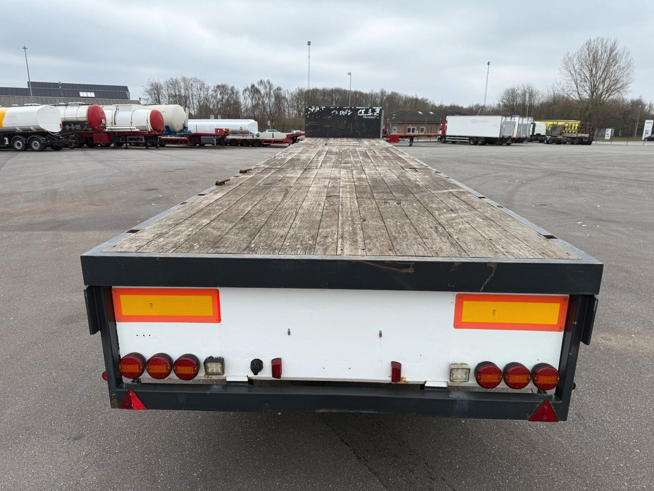 Lag 3 axle 7 m. Extendable / Last Axle Steering - Platós félpótkocsi: 5 kép. Lag 3 axle 7 m. Extendable / Last Axle Steering - Platós félpótkocsi: 5 kép.