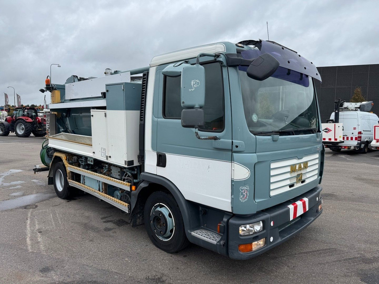 MAN TGL 12.240 4x2 Hvidtved Larsen SLP 5.5 - Szippantós autó: 2 kép. MAN TGL 12.240 4x2 Hvidtved Larsen SLP 5.5 - Szippantós autó: 2 kép.