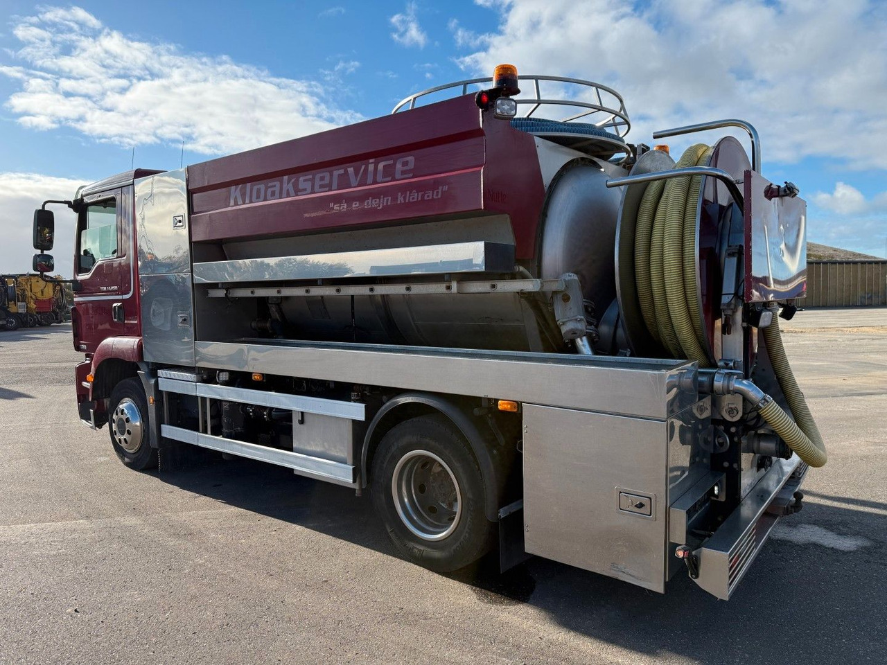 MAN TGM 14.250 VM-Tarm Stainless Steel 5600 l. Kombi - Szippantós autó: 4 kép. MAN TGM 14.250 VM-Tarm Stainless Steel 5600 l. Kombi - Szippantós autó: 4 kép.