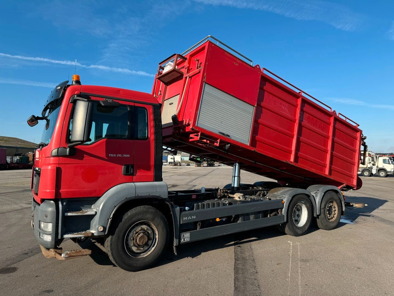 MAN TGS 26.360 6x4H*4 Simon Moos KSA MAN TGS 26.360 6x4H*4 Simon Moos KSA VacuDrain - Szippantós autó: 1 kép. MAN TGS 26.360 6x4H*4 Simon Moos KSA MAN TGS 26.360 6x4H*4 Simon Moos KSA VacuDrain - Szippantós autó: 1 kép.