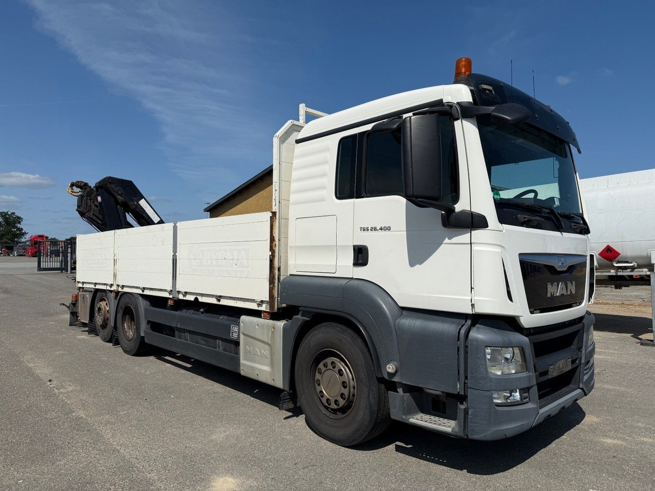 MAN TGS 26.400 6x2 HMF 2620 K5 / Engine Damage - Darus autó: 2 kép. MAN TGS 26.400 6x2 HMF 2620 K5 / Engine Damage - Darus autó: 2 kép.