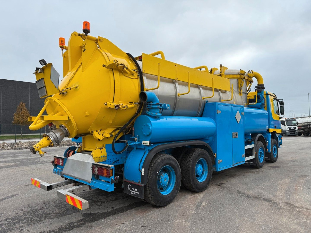 Mercedes-Benz Actros 4140 8x4 KOKS MEGAVAC 8000 ADR Dry Vac - Szippantós autó: 3 kép. Mercedes-Benz Actros 4140 8x4 KOKS MEGAVAC 8000 ADR Dry Vac - Szippantós autó: 3 kép.