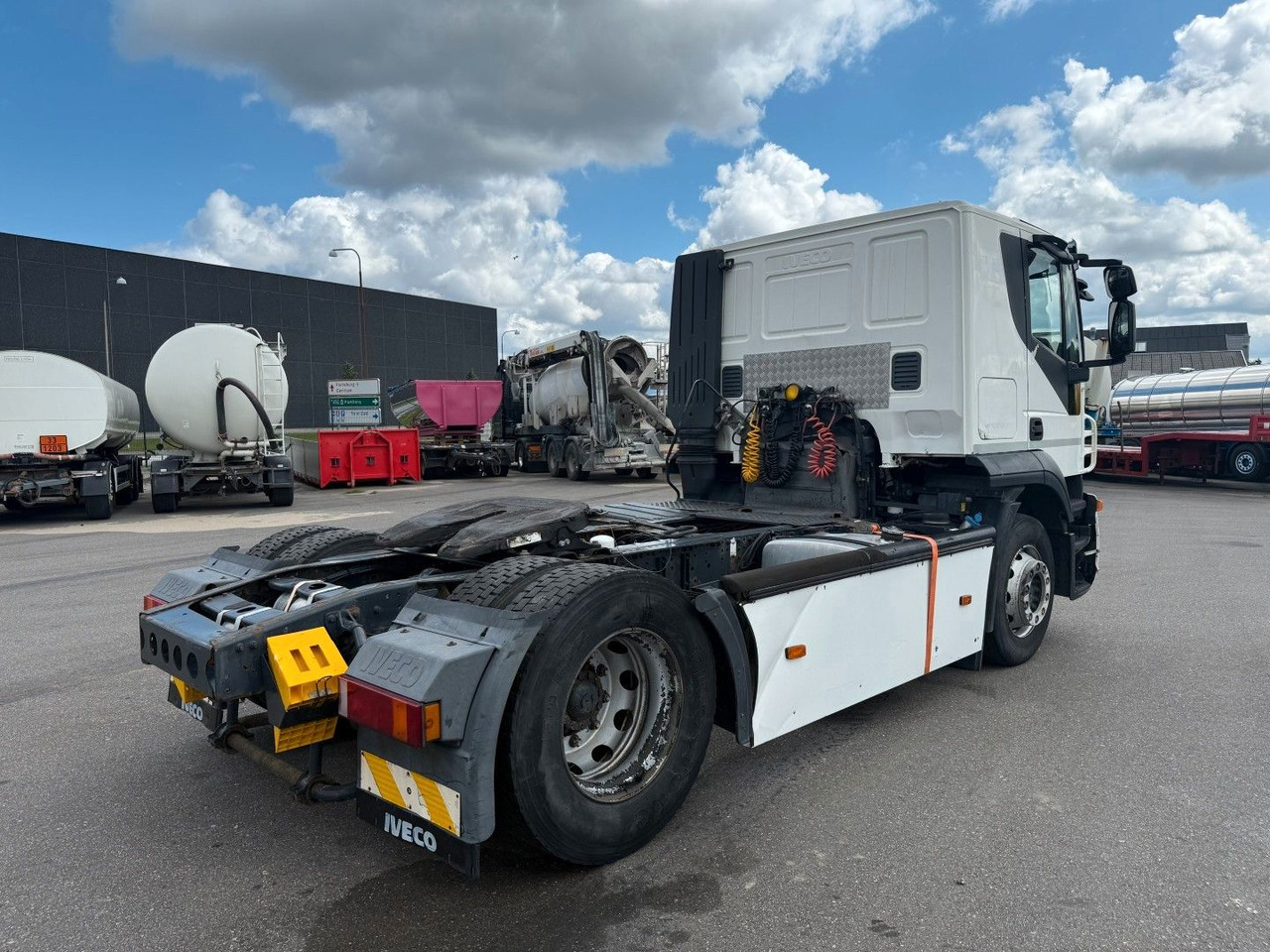 Iveco Stralis AT440S36T 4x2 - Nyergesvontató: 3 kép. Iveco Stralis AT440S36T 4x2 - Nyergesvontató: 3 kép.