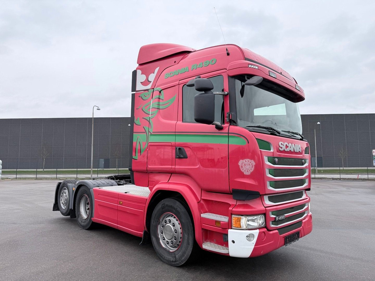 Scania R490 6x2 Highline Hydraulik Euro 6 - Nyergesvontató: 2 kép. Scania R490 6x2 Highline Hydraulik Euro 6 - Nyergesvontató: 2 kép.