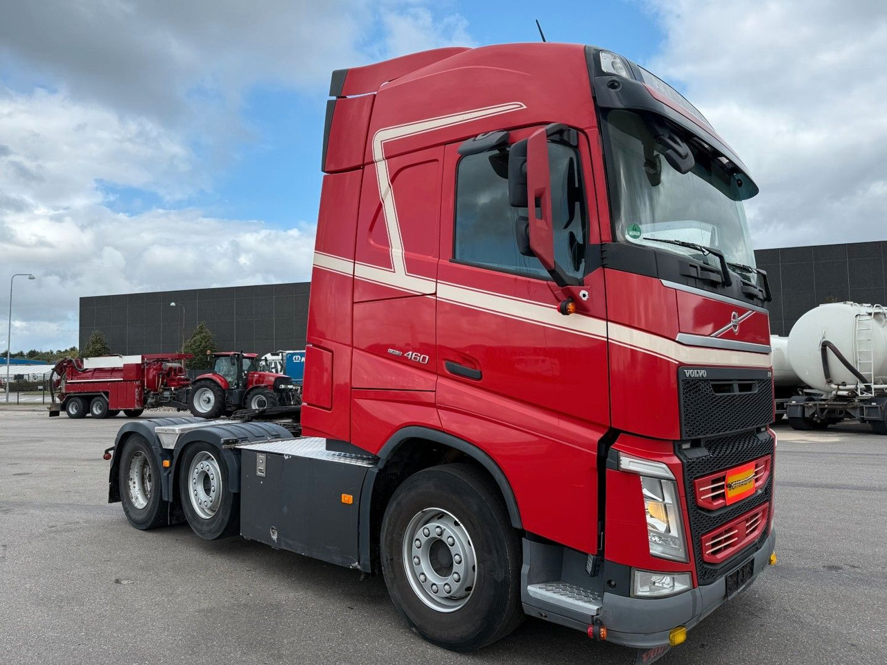 Volvo FH 460 6x2 Globetrotter Euro 6 - Nyergesvontató: 2 kép. Volvo FH 460 6x2 Globetrotter Euro 6 - Nyergesvontató: 2 kép.