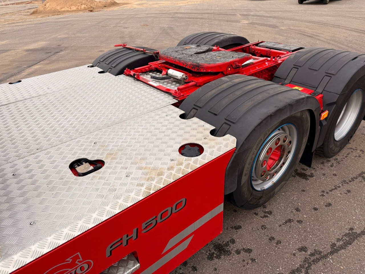 Volvo FH500 6x2/2 Globetrotter Euro 5 - Nyergesvontató: 5 kép. Volvo FH500 6x2/2 Globetrotter Euro 5 - Nyergesvontató: 5 kép.