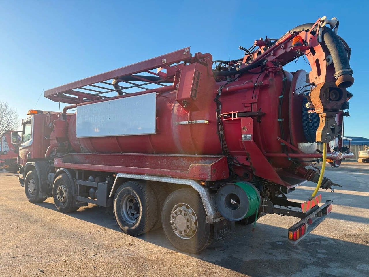 Scania 114/380 8x2*6 Assmann 14 m3 Vacuumtruck - Szippantós autó: 4 kép. Scania 114/380 8x2*6 Assmann 14 m3 Vacuumtruck - Szippantós autó: 4 kép.