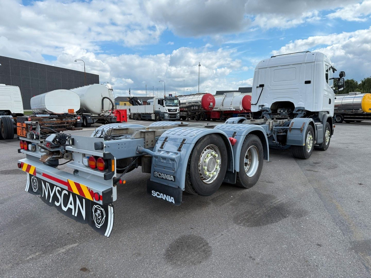 Scania G450 8x2*6 ADR Chassis / Fahrgestell / Euro 6 - Alvaz teherautó: 3 kép. Scania G450 8x2*6 ADR Chassis / Fahrgestell / Euro 6 - Alvaz teherautó: 3 kép.