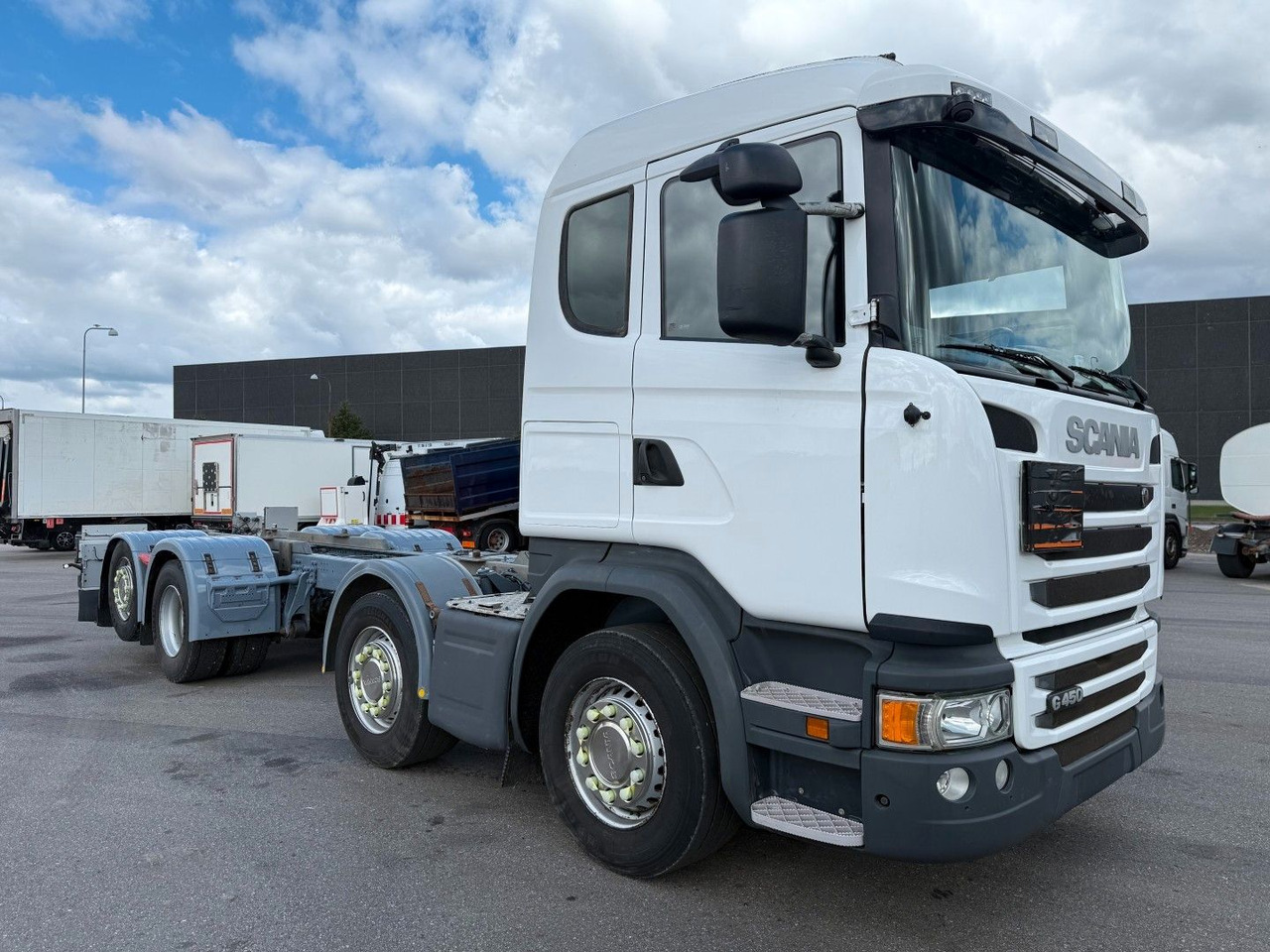 Scania G450 8x2*6 ADR Chassis / Fahrgestell / Euro 6 - Alvaz teherautó: 2 kép. Scania G450 8x2*6 ADR Chassis / Fahrgestell / Euro 6 - Alvaz teherautó: 2 kép.