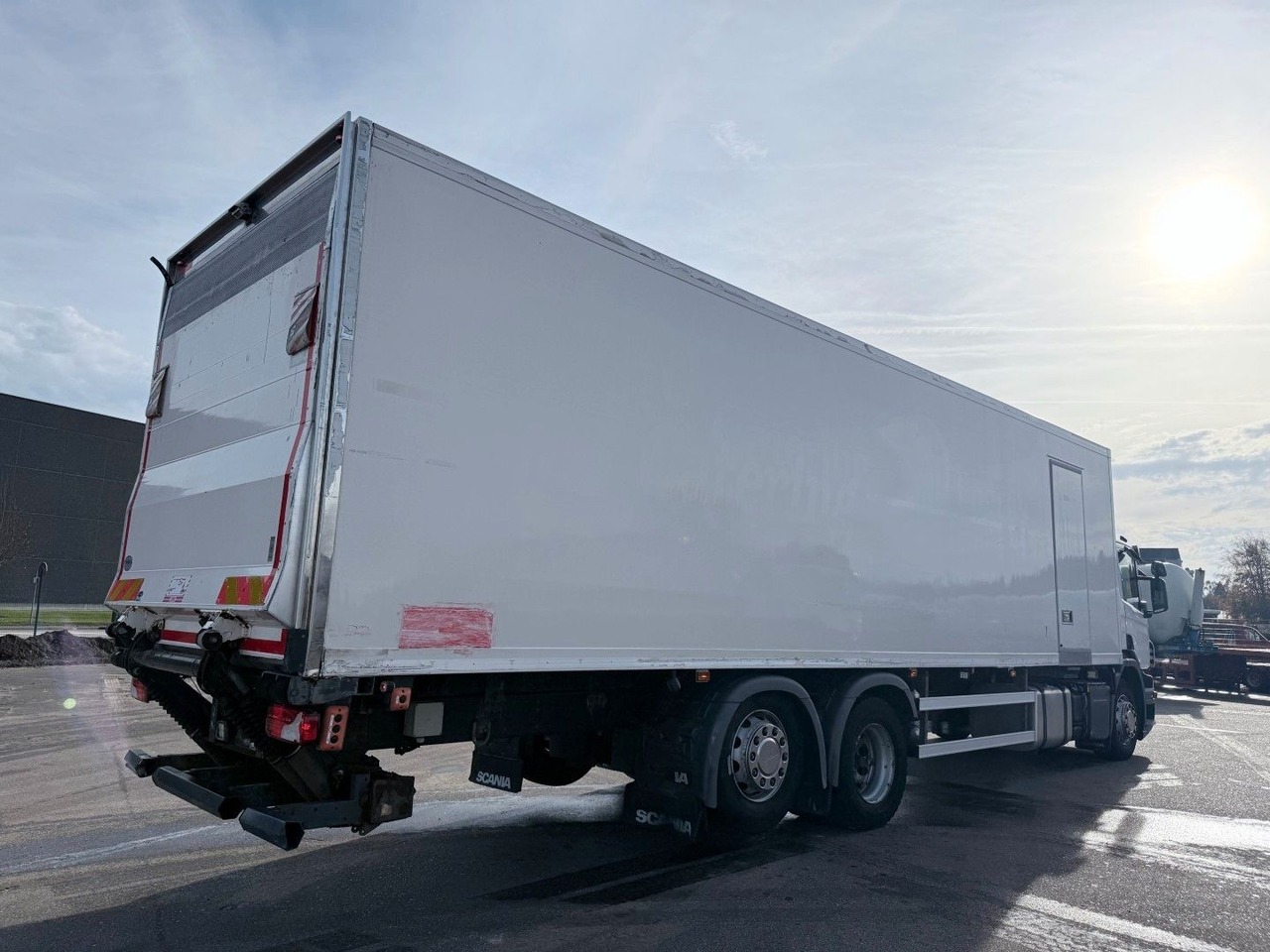 Scania P320 6x2*4 Carrier Supra 1250 Mt 9.80 m Kühl - Hűtős teherautó: 3 kép. Scania P320 6x2*4 Carrier Supra 1250 Mt 9.80 m Kühl - Hűtős teherautó: 3 kép.