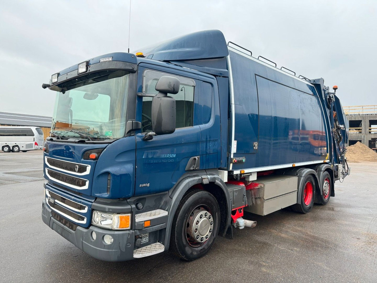 Scania P320 6x2*4 Euro 6 NTM 21 m3 - Szemetesautó: 1 kép. Scania P320 6x2*4 Euro 6 NTM 21 m3 - Szemetesautó: 1 kép.