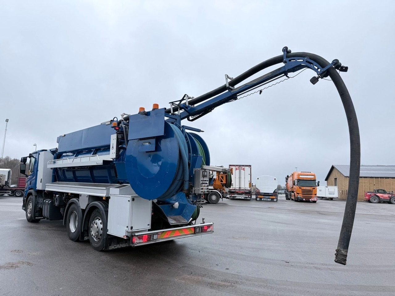 Scania P360 6x2*4 Hvidtved Larsen Flexline 310 - Szippantós autó: 5 kép. Scania P360 6x2*4 Hvidtved Larsen Flexline 310 - Szippantós autó: 5 kép.