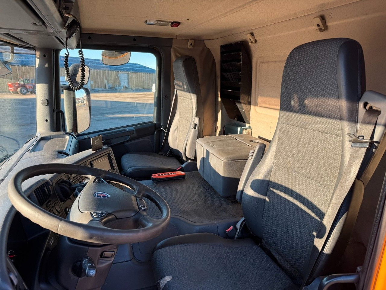 Scania P400 6x2*4 Hvidtved Larsen Flexline 310 - Szippantós autó: 5 kép. Scania P400 6x2*4 Hvidtved Larsen Flexline 310 - Szippantós autó: 5 kép.