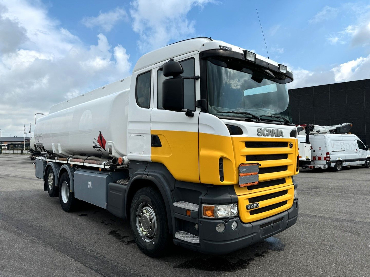 Scania R480 6x2*4 19.000 L ADR Tanktruck - Tartályos teherautó: 2 kép. Scania R480 6x2*4 19.000 L ADR Tanktruck - Tartályos teherautó: 2 kép.