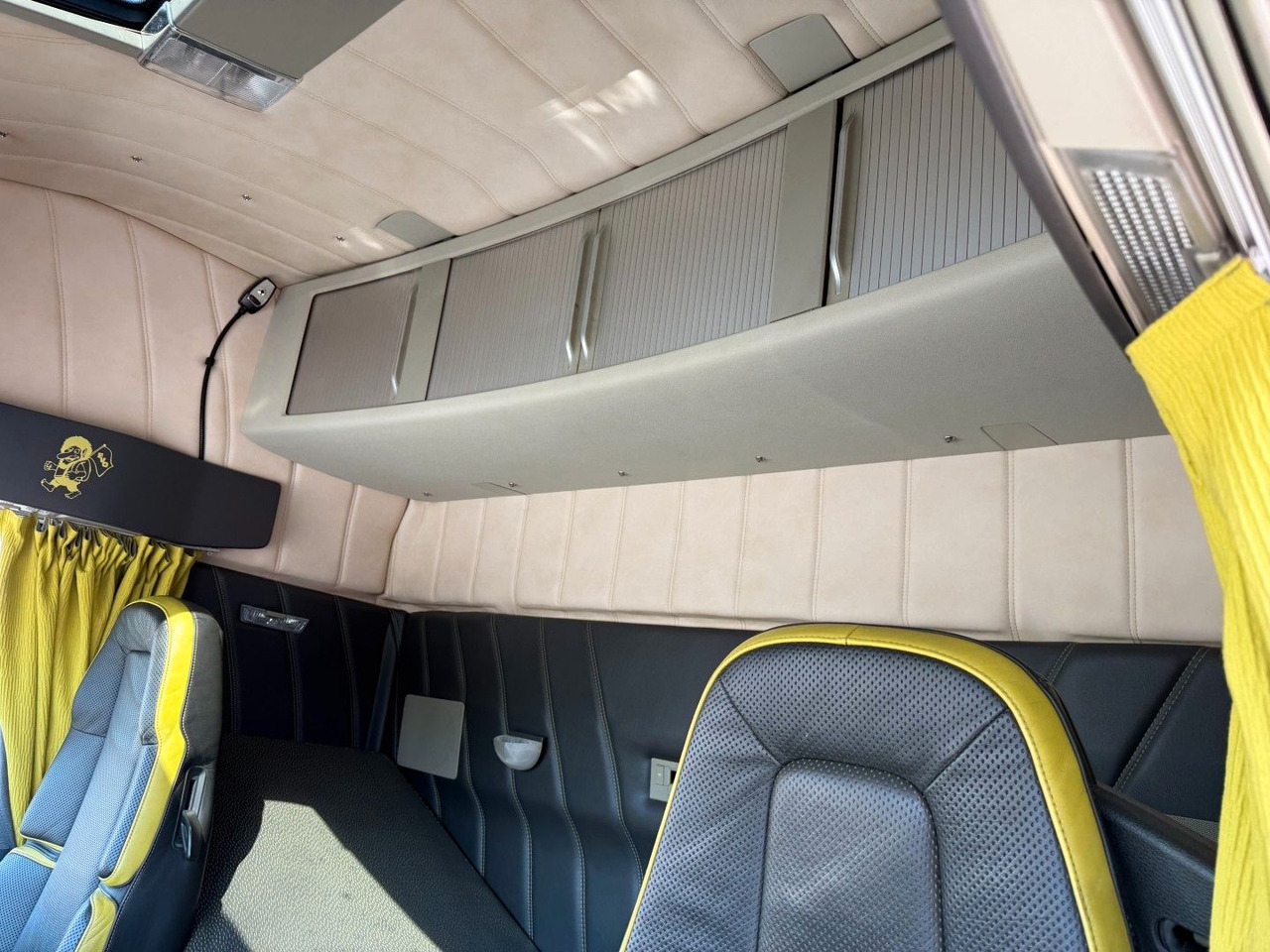 Darus autó Volvo FH 16.550 6x2*4 / Crane HMF 3220K4 Euro 6: 17 kép.