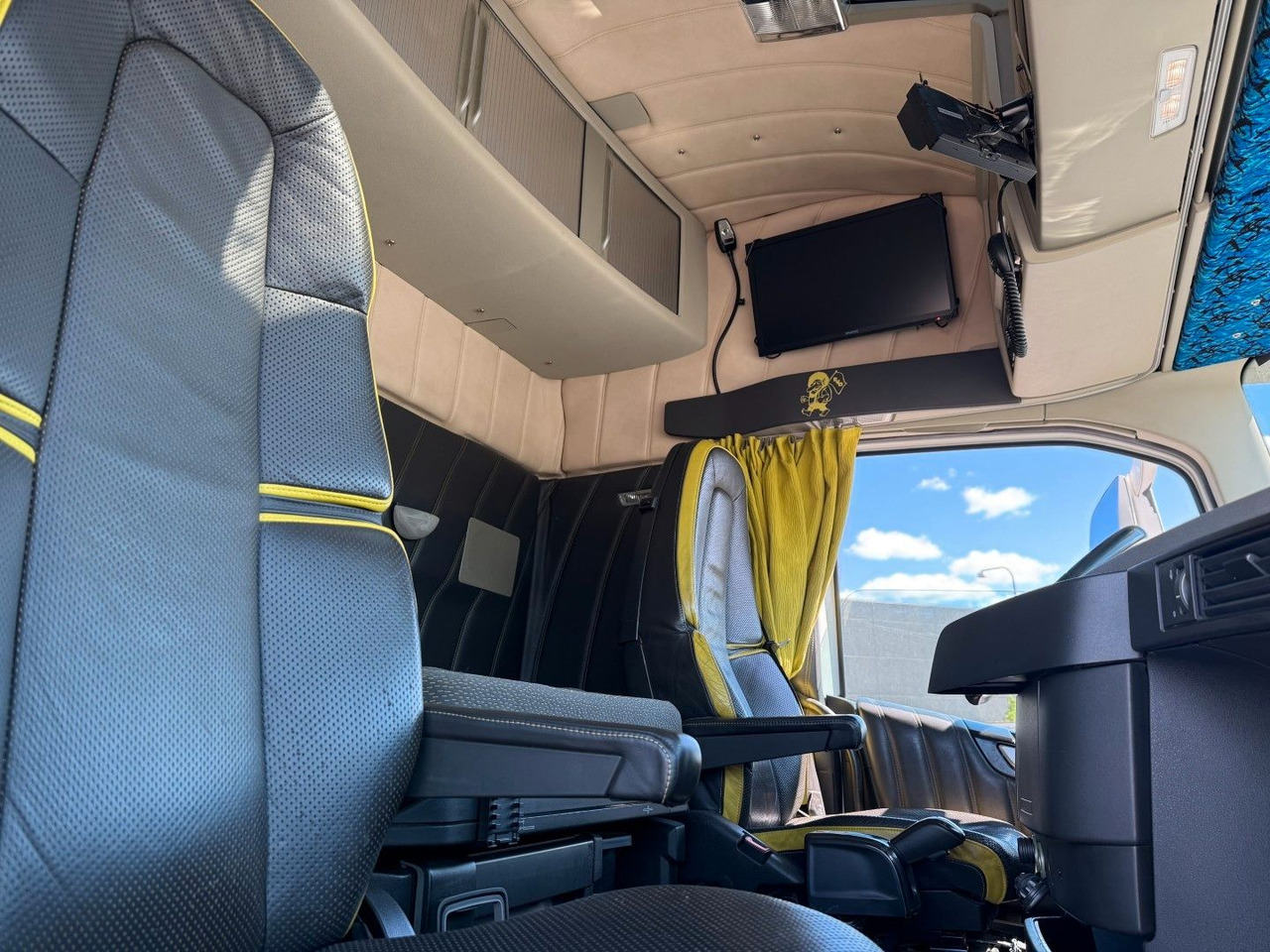 Darus autó Volvo FH 16.550 6x2*4 / Crane HMF 3220K4 Euro 6: 16 kép.