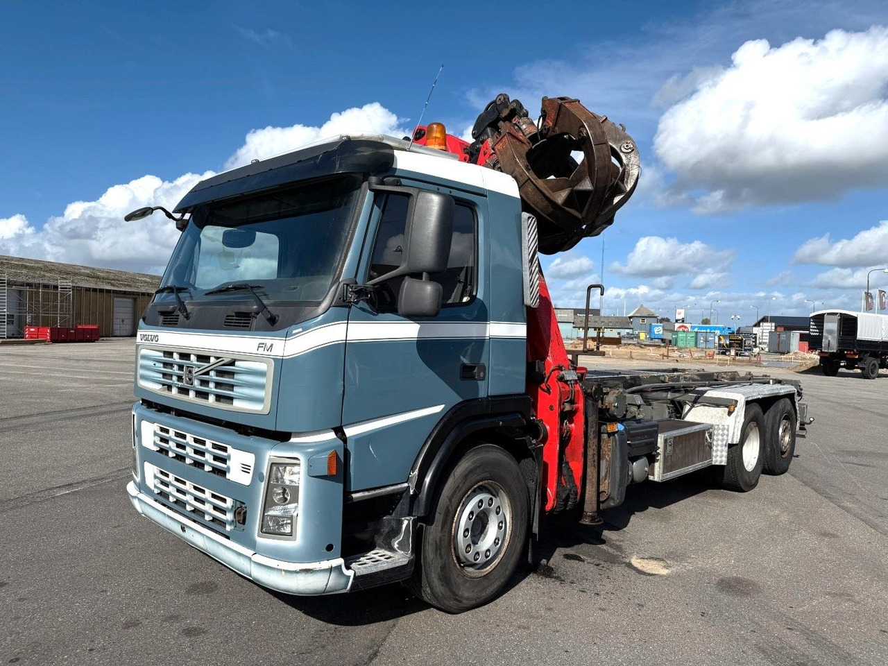 Volvo FM340 6x2*4 Kipper / Palfinger Epsilon 150Z96 - Darus autó: 1 kép. Volvo FM340 6x2*4 Kipper / Palfinger Epsilon 150Z96 - Darus autó: 1 kép.