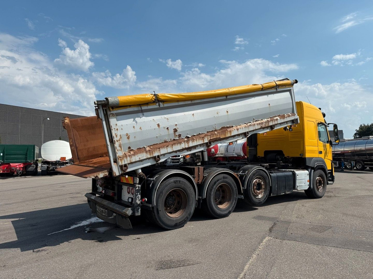 Volvo FMX500 8x4/4 Steel tipper Volvo FMX500 8x4/4 Steel tipper / Kipper - Billenőplatós teherautó: 3 kép. Volvo FMX500 8x4/4 Steel tipper Volvo FMX500 8x4/4 Steel tipper / Kipper - Billenőplatós teherautó: 3 kép.