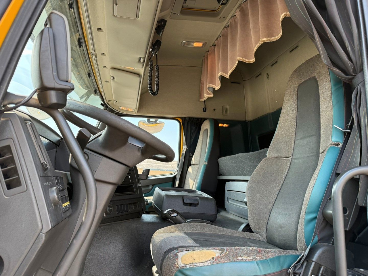 Volvo FMX500 8x4/4 Steel tipper Volvo FMX500 8x4/4 Steel tipper / Kipper - Billenőplatós teherautó: 5 kép. Volvo FMX500 8x4/4 Steel tipper Volvo FMX500 8x4/4 Steel tipper / Kipper - Billenőplatós teherautó: 5 kép.