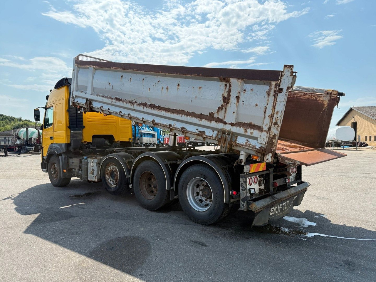 Volvo FMX500 8x4/4 Steel tipper Volvo FMX500 8x4/4 Steel tipper / Kipper - Billenőplatós teherautó: 4 kép. Volvo FMX500 8x4/4 Steel tipper Volvo FMX500 8x4/4 Steel tipper / Kipper - Billenőplatós teherautó: 4 kép.