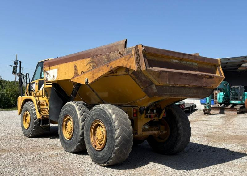 Caterpillar 730 - Csuklós dömper: 1 kép. Caterpillar 730 - Csuklós dömper: 1 kép.
