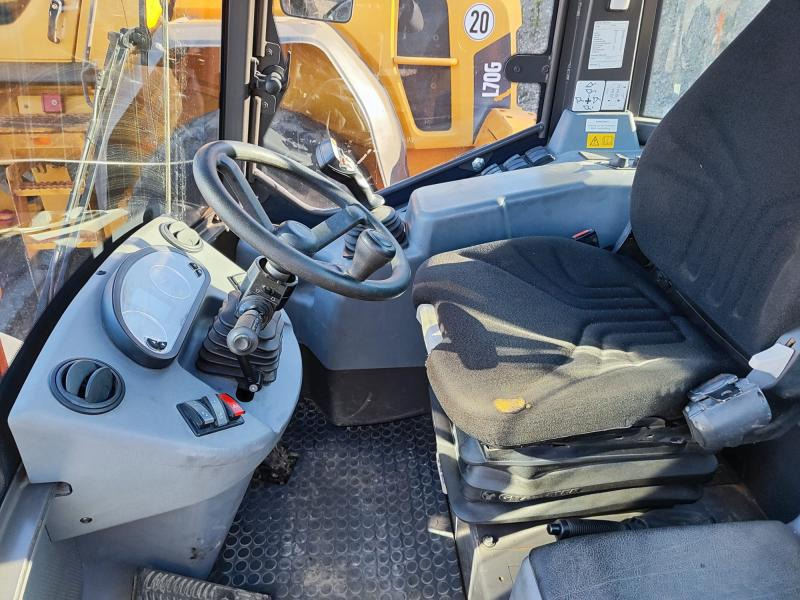 Hitachi ZW95 - Gumikerekes homlokrakodó: 5 kép. Hitachi ZW95 - Gumikerekes homlokrakodó: 5 kép.