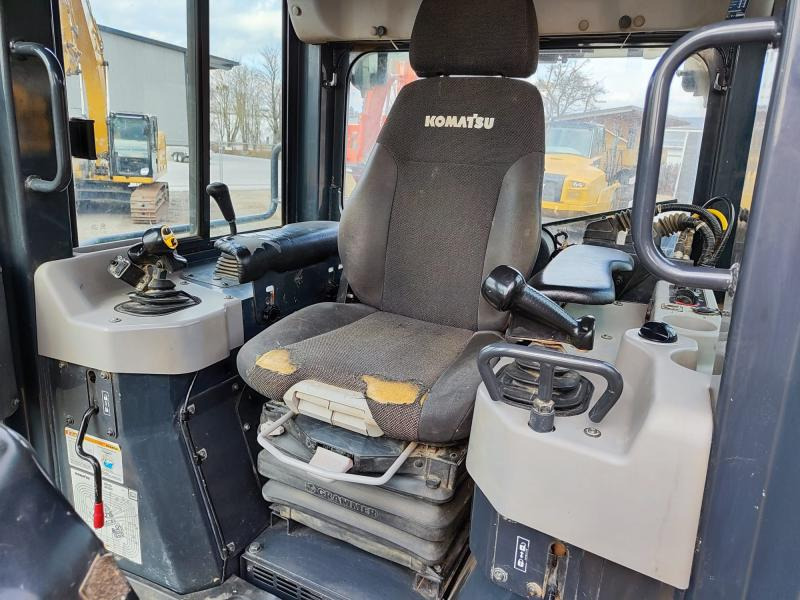 Komatsu D61PX-23 - Buldózer: 5 kép. Komatsu D61PX-23 - Buldózer: 5 kép.