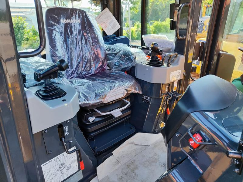 Komatsu D61PX-24E0 - Buldózer: 5 kép. Komatsu D61PX-24E0 - Buldózer: 5 kép.