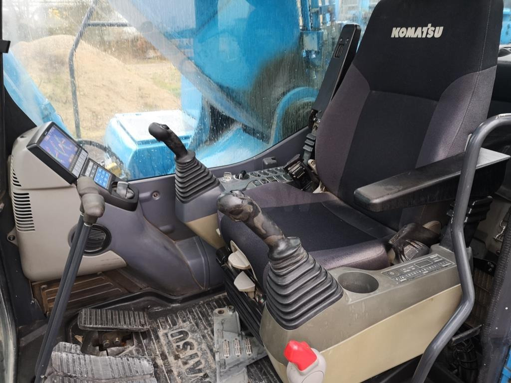 Komatsu PC490LC-10 - Lánctalpas kotró: 5 kép. Komatsu PC490LC-10 - Lánctalpas kotró: 5 kép.