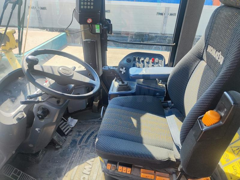 Komatsu WA380-6 Long Boom - Gumikerekes homlokrakodó: 5 kép. Komatsu WA380-6 Long Boom - Gumikerekes homlokrakodó: 5 kép.